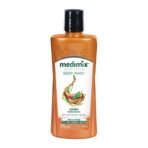 Medimix Ayurvedic Sandal with Eladi Oil Body Wash, 250 ml & Medimix Ayurvedic Kumkumadi with Natural Glycerine Body Wash, 250 ml - Image 3