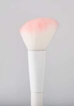 Wet n Wild Makeup Brush, Contour Brush, 13.5g Essential Makeup Brush| Contour Brush| Sculpting| Highlighting| Blending| Ultra-Plush Fibers Paraben & Cruelty-10g - Fast UK Delivery - Image 6