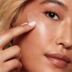 Neutrogena Sheer Zinc Oxide Dry-Touch Face Sunscreen with Broad Spectrum SPF 50, Oil-Free, Non-Comedogenic & Non-Greasy Mineral Sunscreen, 2 fl. oz - Fast UK Delivery - Image 7