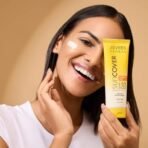 Jovees Herbal Sandalwood Natural Sun Cover SPF 30 | Protect From Sun Damage, UVA/UVB Rays & Blue Light | Lightweight and Oil Free Sunscreen For All Skin Type 100g - Fast UK Delivery - Image 4