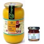 Yugmantra Organic Foods 100% Pure Natural A2 Milk Sahiwal Cow's Grass-Fed Desi Ghee Prepared Curd by Traditional Bilona Padati - in Glass Bottle (1 litre + 55 GMS Tulsi Honey free) - Fast UK Delivery