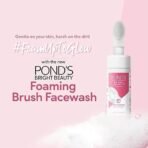 Pond's Bright Beauty Foaming Brush Facewash for Glowing Skin, Deep Clean Pores, All Skin Types, 150 ml - Fast UK Delivery - Image 4