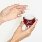 Olay Regenerist Whip Day Cream with SPF 30 for Women, 50 ml - Fast UK Delivery - Image 6