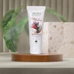 Jovees Herbal Saffron & Bearberry Fairness Face Cream | For Women/Men | Bright, Even Toned and Glowing Skin | UVA/UVB Protection | Paraben and Alcohol Free | 60GM - Fast UK Delivery - Image 4