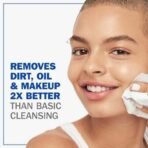 Olay 4-In-1 Daily Facial Cloths, Combination/Oily Skin 33 Count - Fast UK Delivery - Image 3
