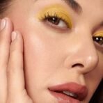 LAKME Absolute Explore EyeShadow Stick Shimmering Gold 1.4g - Fast UK Delivery - Image 7