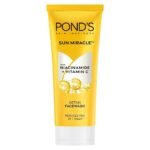 Pond's Detan Face Wash for Tan Removal in Just 7 Days | Contains Vitamin C and Niacinamide | Facewash for All Skin Types, 100gm - Fast UK Delivery