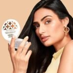 Just Herbs Long Stay Non Sticky Makeup Fixer & Just Herbs Oil Control Radiance Booster Age Defying Compact Powder for face Makeup 9g (Porcelain) Combo - Fast UK Delivery - Image 4