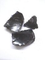 Organic Bites Kala Kattha/Raw Katha Cubes/Black Catechu/Katha/Black Cutch/Cashoo/Khayer/Kher/Dant-Dhavan/Gayatrin/Kaachu/Khadiramu/Karunkaali -100 gm - Fast UK Delivery