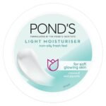 POND'S Light Face Moisturizer 200 ml|| Daily Lightweight Non-Oily Cream with Vitamin E for Soft Glowing Skin|| SPF 15 - With Vitamin C & Niacinamide - Fast UK Delivery