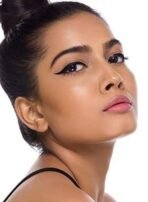 SUGAR Cosmetics Gloss Boss 24Hr Glossy Eyeliner Gel With Brush | Smudeproof & Waterproof - 01 Back In Black (Black Eyeliner) | 3Ml - Fast UK Delivery - Image 4