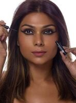 SUGAR Cosmetics - Eye Warned You So! - Double Matte Eyeliner Gel - 01 Black Swan (Black Eye Liner) - Sweat Proof, 100% Waterproof Eye Liner With Matte Finish, Multicolor - Fast UK Delivery - Image 5