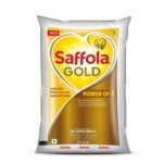 Saffola Gold Refined Cooking oil | Power of 3 - Balance of Good Fats, Triple Anti-Oxidant System & Fortified with Vitamins | Multi-Source Edible Rice Bran & Corn Oil | 1 Litre Pouch - Fast UK Delivery